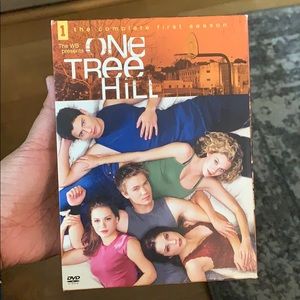 One tree Hill Season 1 DVD set complete